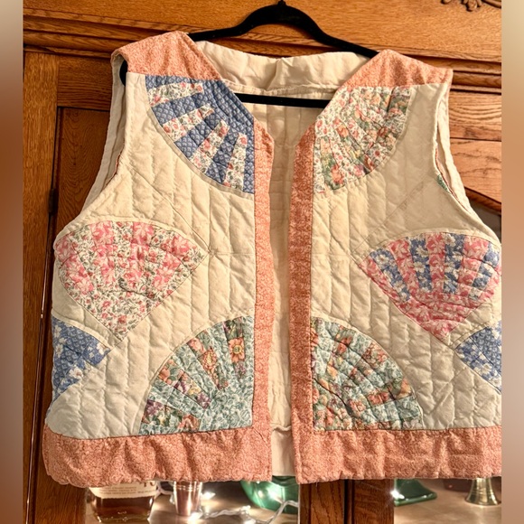 Patchwork Quilted Vest - Picture 2 of 5